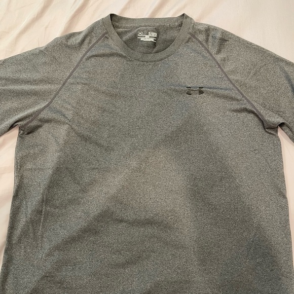 Under armor loose shirt - Picture 1 of 2